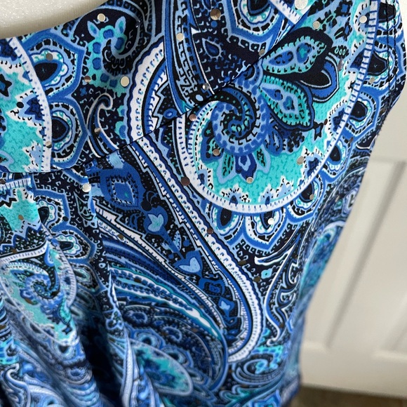 Roz & Ali Asymmetrical Blue Sleeveless Tank Top - Picture 3 of 11